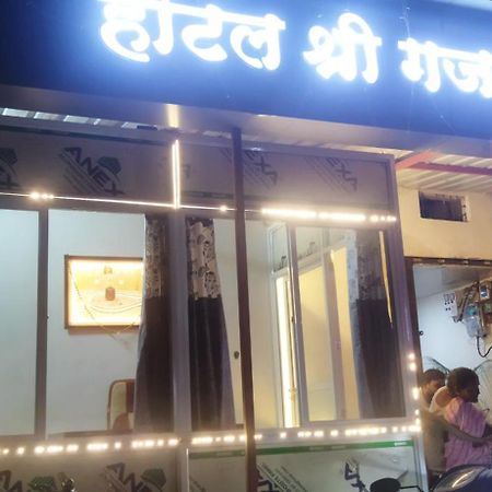 Shree Gajlaxmi Hotel Walking Distance From Mahakaleswar Ujjain Eksteriør billede